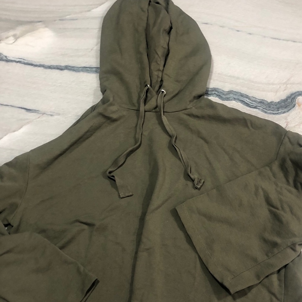 H&M Green crop top hoodie